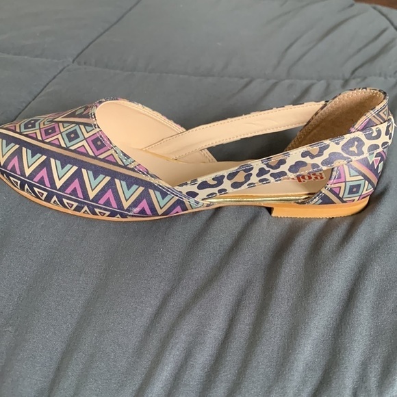 Goby Women’s Printed Ballet Flat - Picture 5 of 9